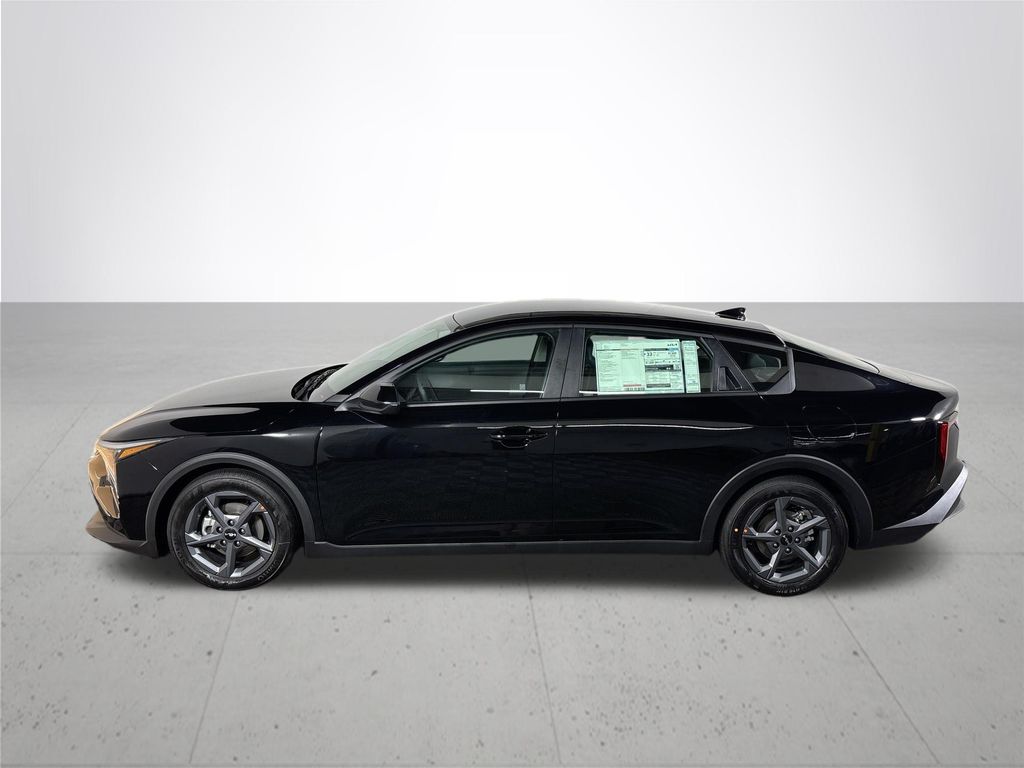 2025 Kia K4 LXS photo 9