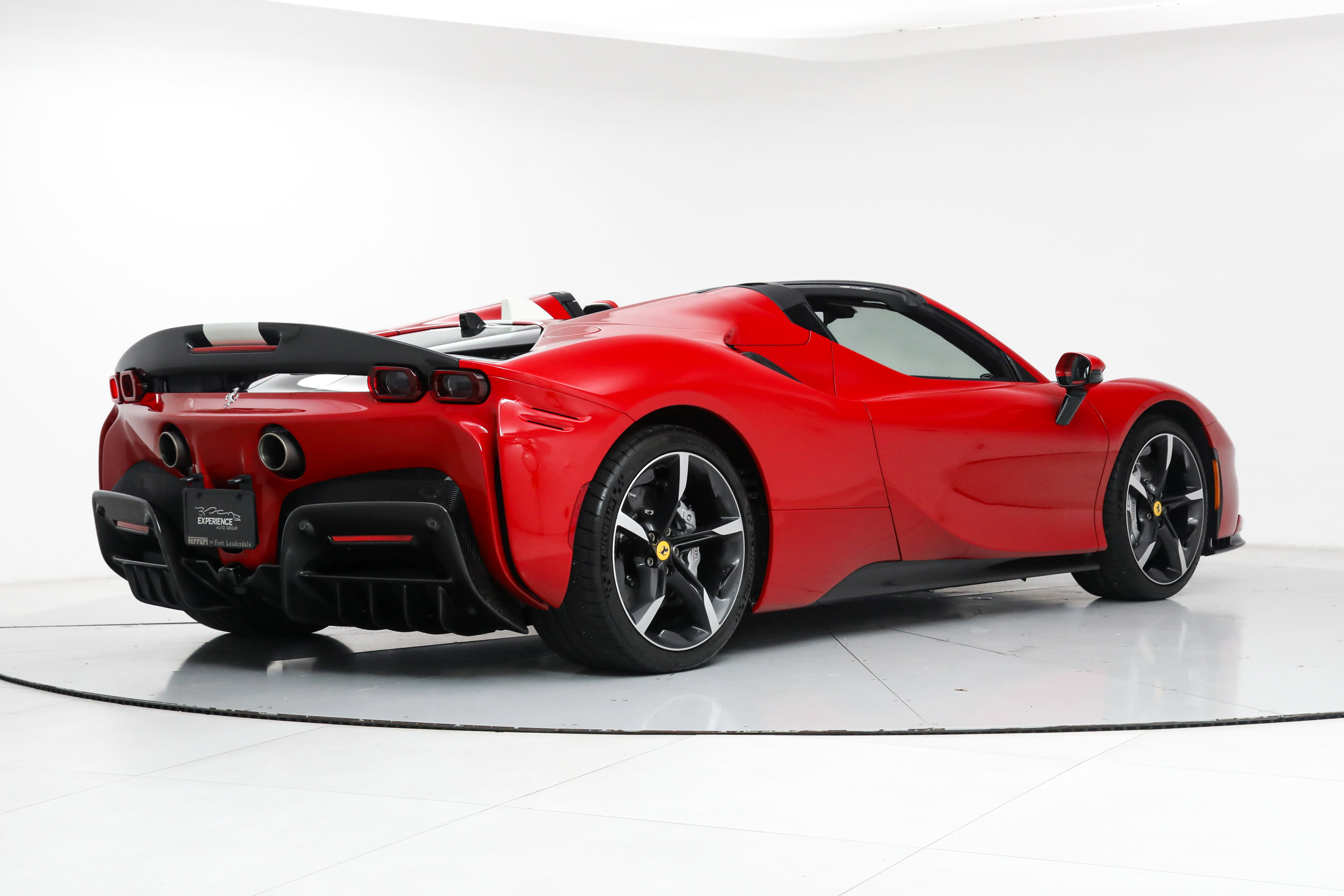 2022 Ferrari SF90 Spider Assetto Fiorano photo 2