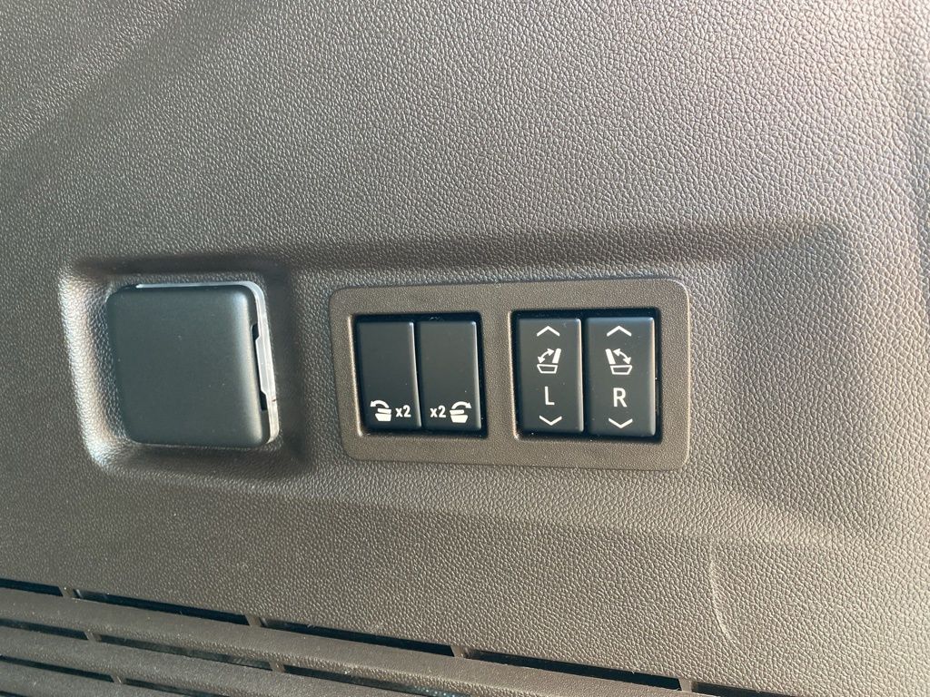 2021 Chevrolet Tahoe Z71 photo 34