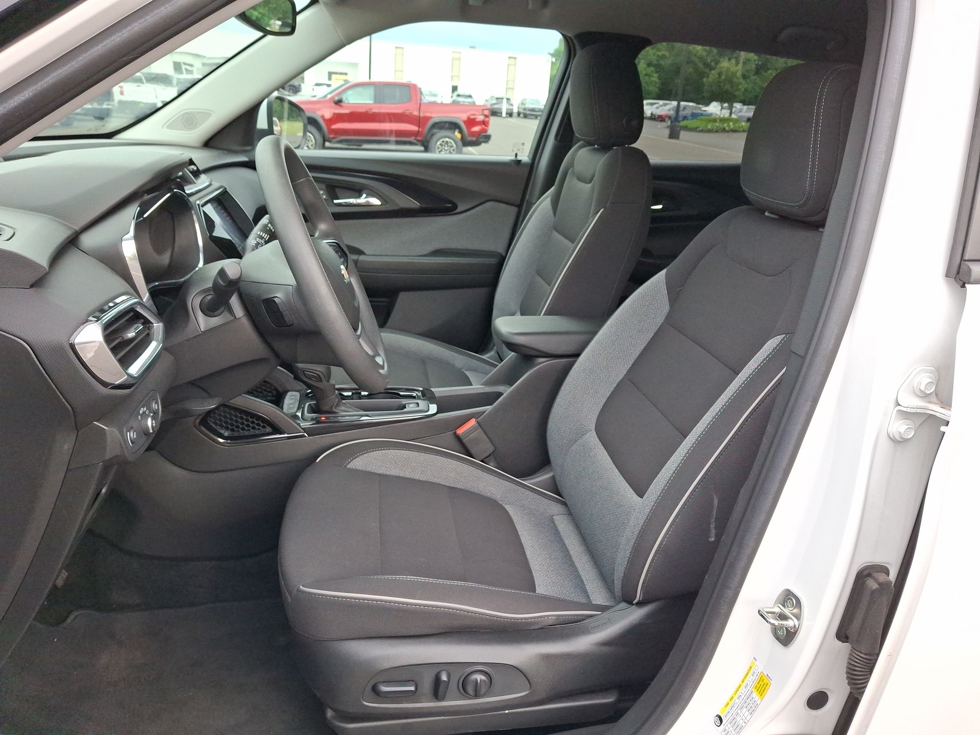2023 Chevrolet Trailblazer LT photo 9
