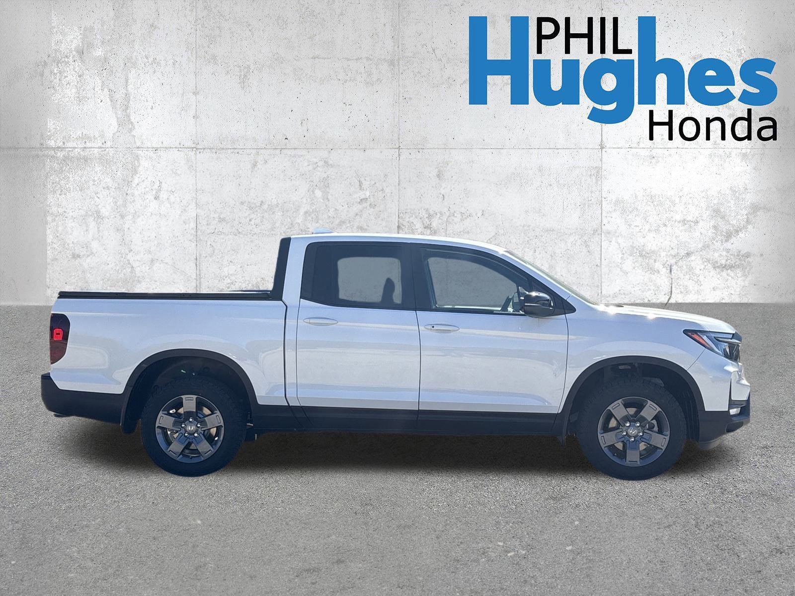 2025 Honda Ridgeline TrailSport photo 2