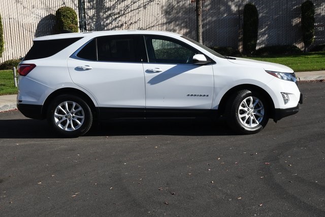 2018 Chevrolet Equinox LT photo 2