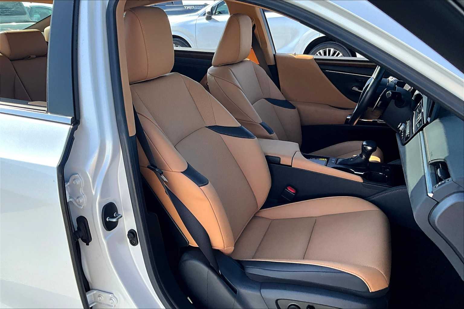 2025 Lexus ES Premium photo 8