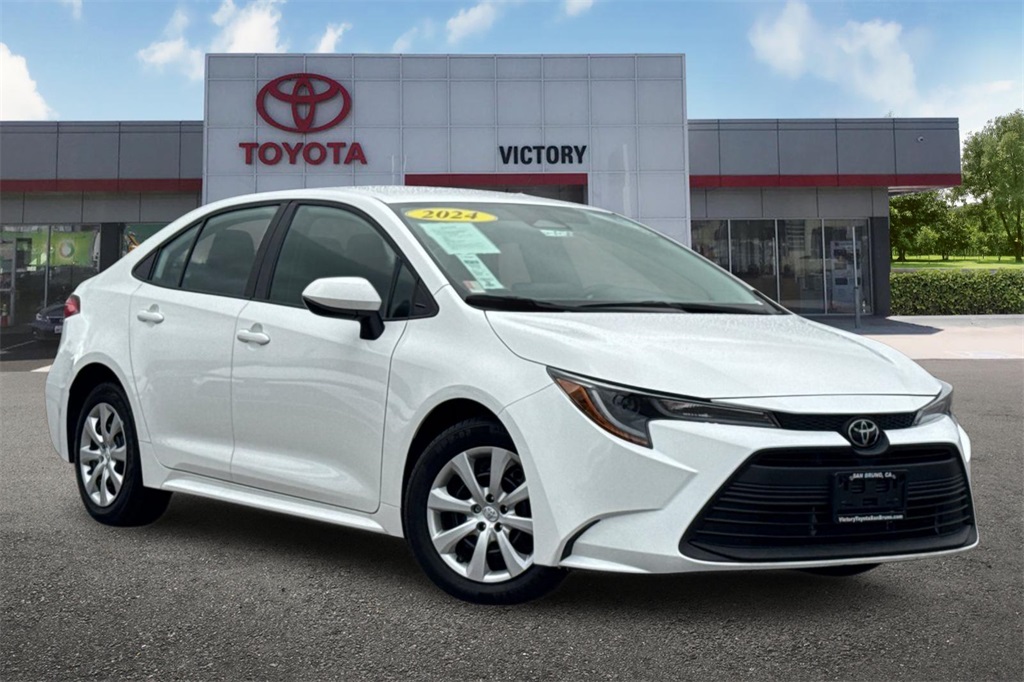 2024 Toyota Corolla LE photo 2