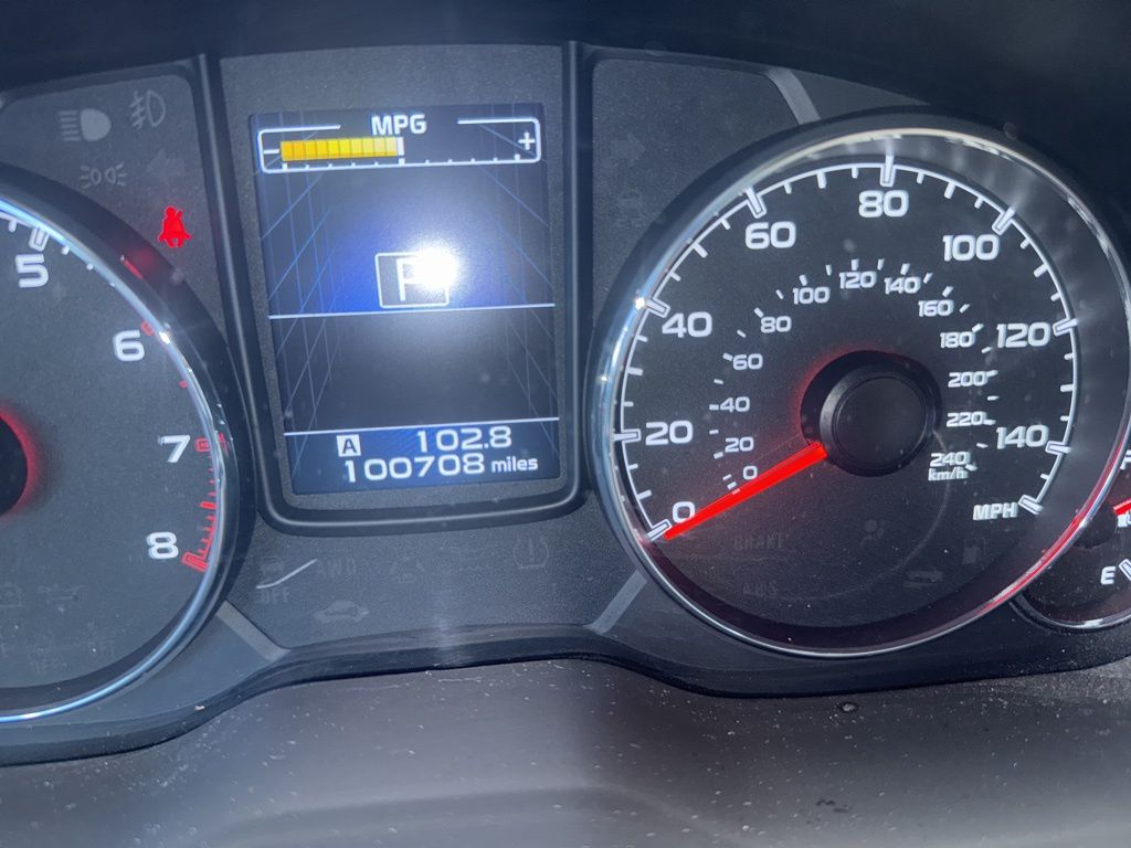 2014 Subaru Outback 2.5i Limited photo 2