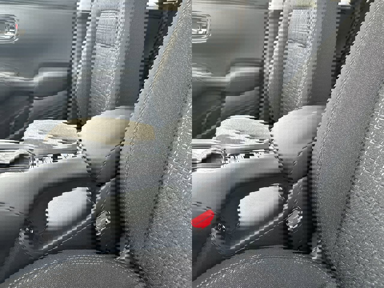 2026 Honda HR-V LX photo 17