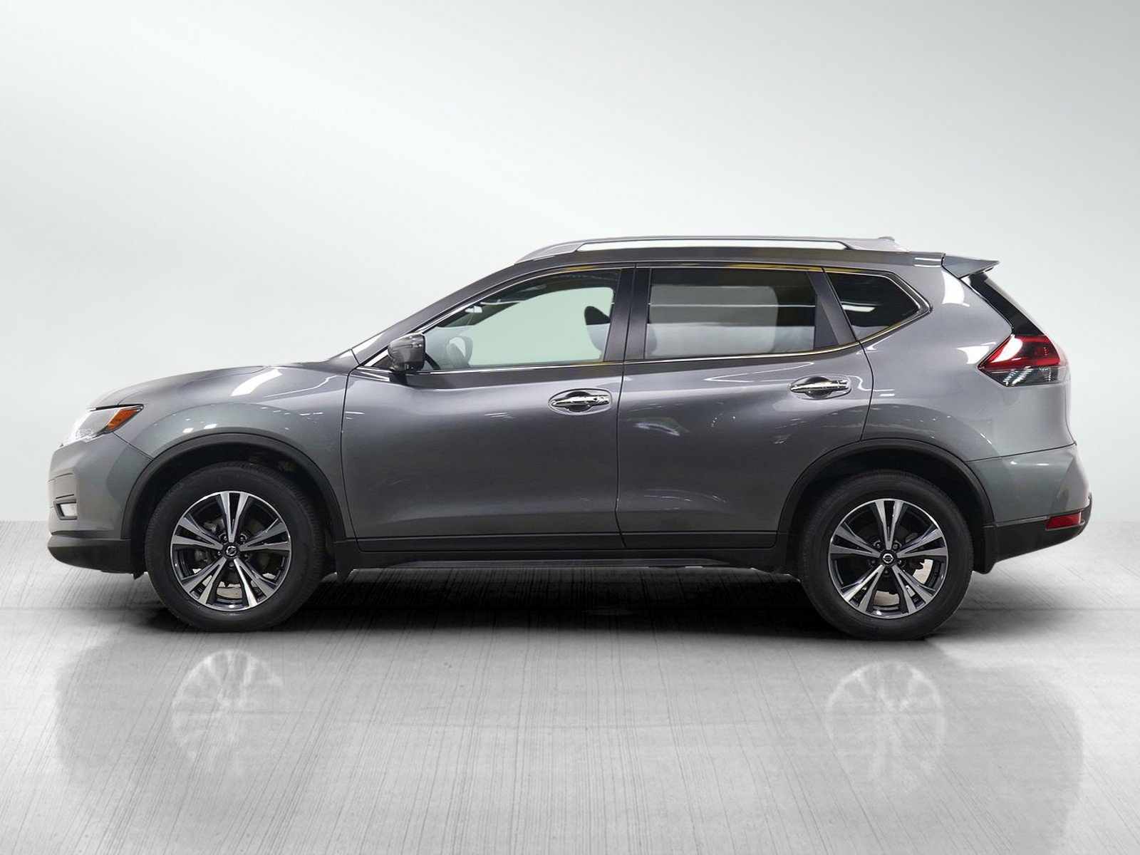 Used 2020 Nissan Rogue SL with VIN 5N1AT2MV0LC812104 for sale in Wayzata, Minnesota