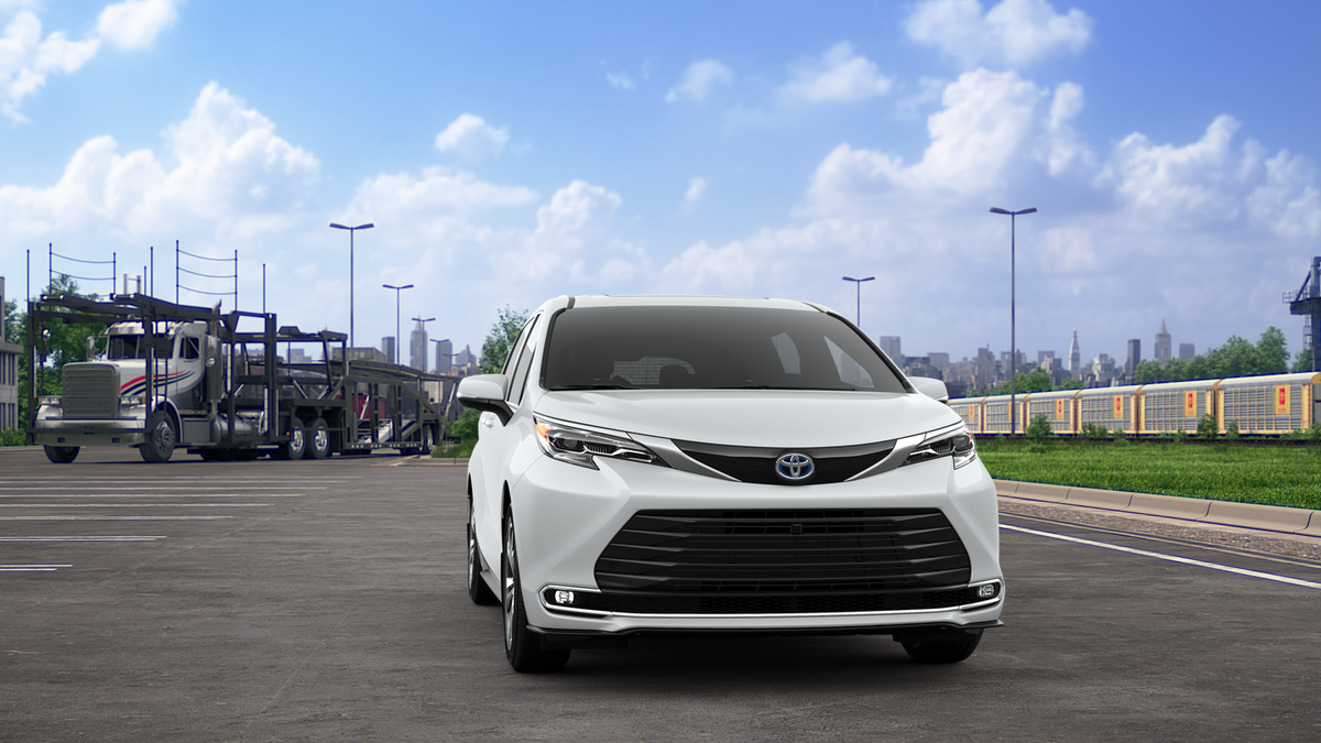 2025 Toyota Sienna Platinum photo 16