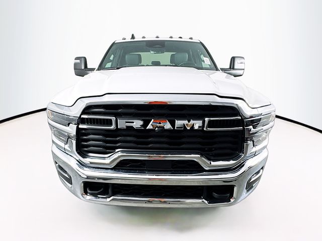 2025 Ram 3500 Tradesman photo 2