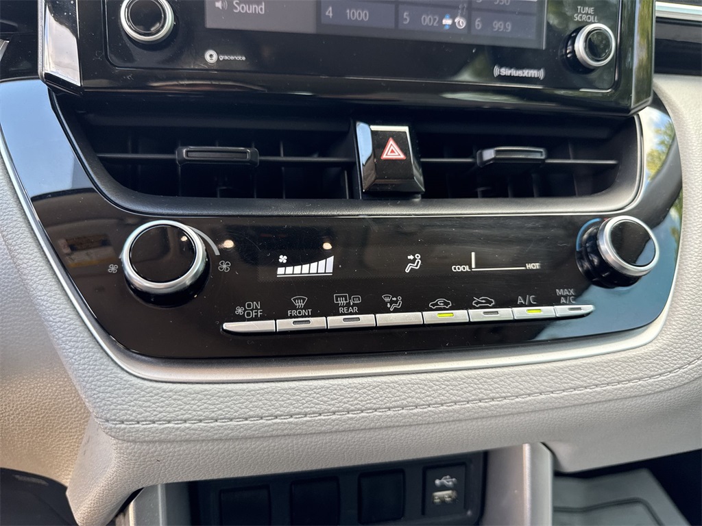 2022 Toyota Corolla Cross L photo 19