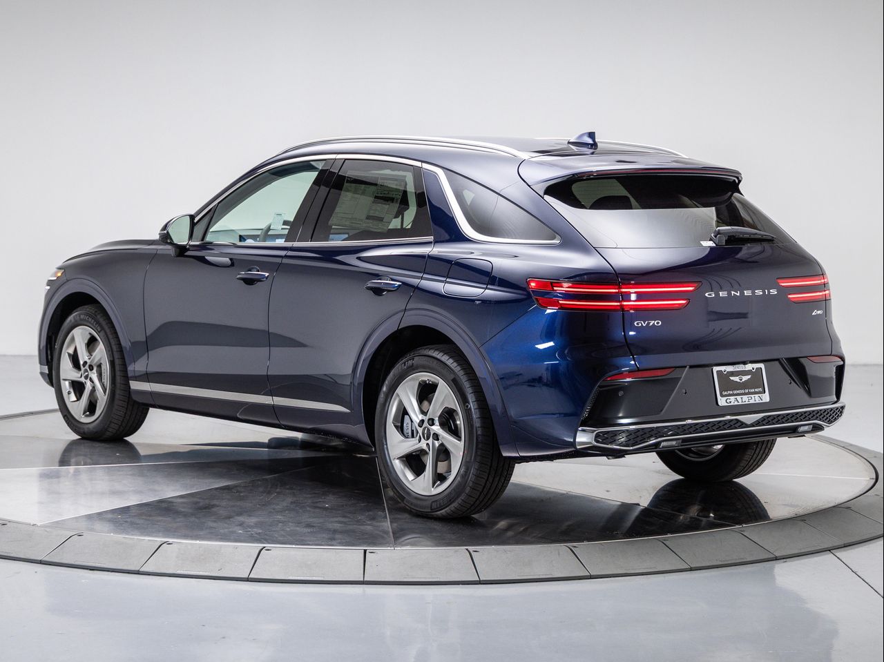 2026 Genesis GV70 2.5T Select photo 3