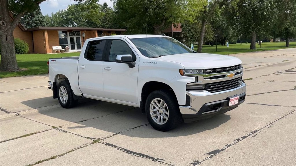 Used 2020 Chevrolet Silverado 1500 LT with VIN 1GCUYDED5LZ295299 for sale in Oslo, Minnesota