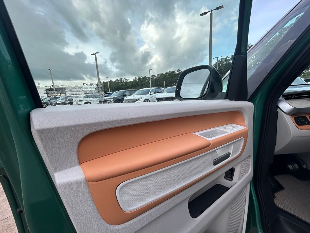 2025 Volkswagen ID. Buzz Pro Plus photo 55