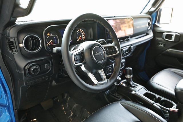 2024 Jeep Wrangler Sahara photo 28