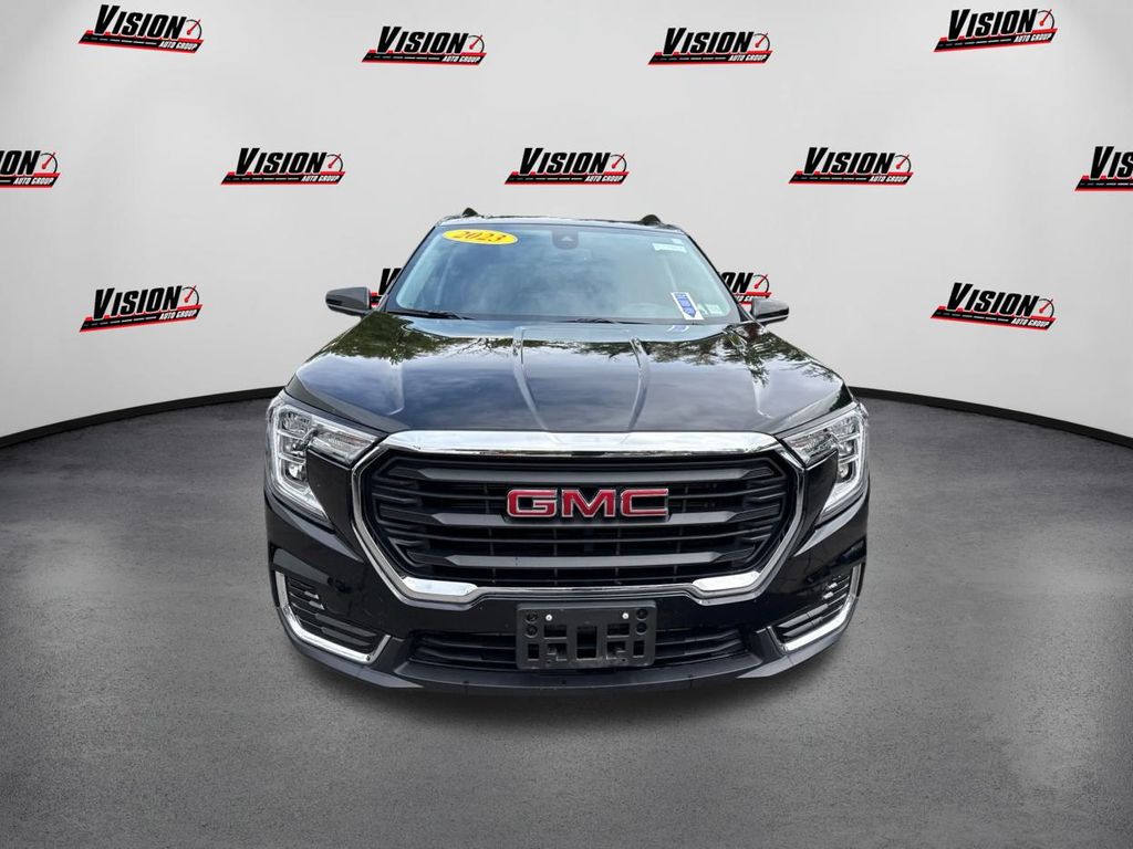 2023 Gmc Terrain SLE photo 2