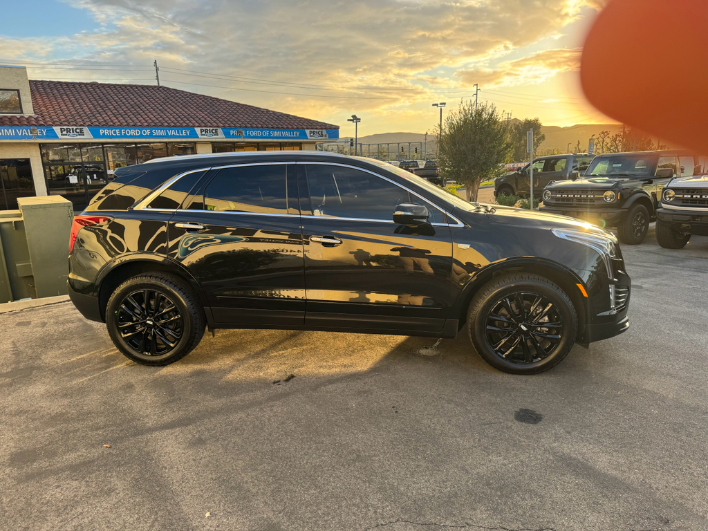 2022 Cadillac XT5 Premium Luxury photo 2