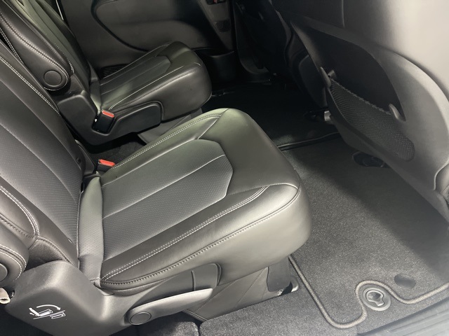 2025 Chrysler Voyager LX photo 27