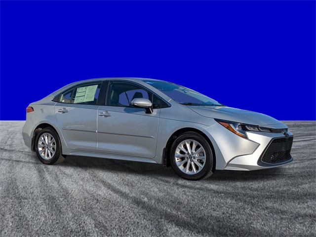 2022 Toyota Corolla XLE photo 2