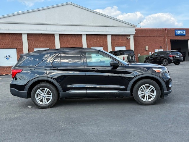 2022 Ford Explorer XLT photo 2