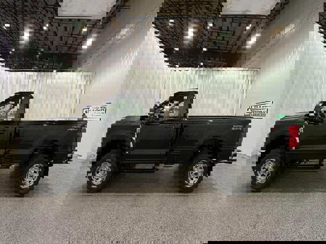 2026 Ford F-350 XL photo 4