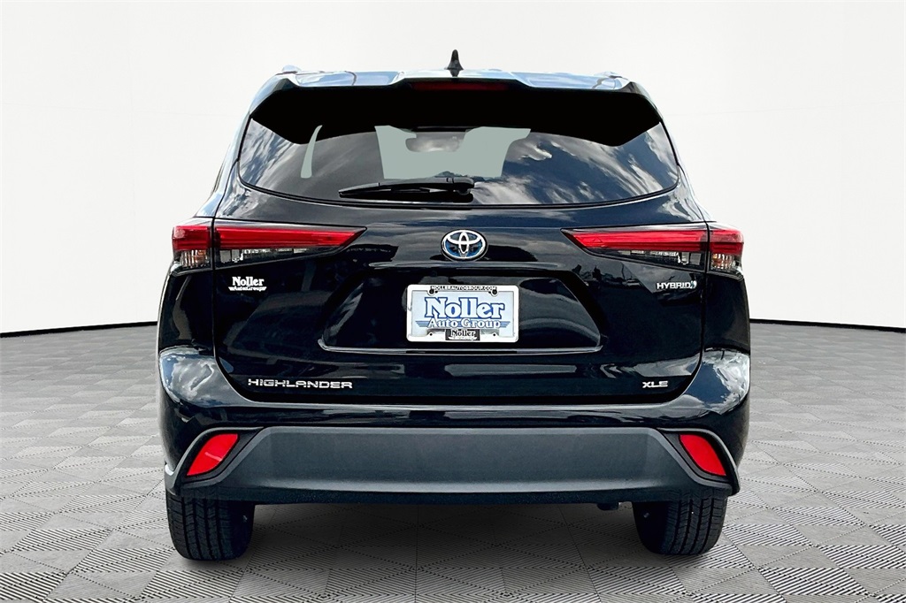 2021 Toyota Highlander Hybrid XLE photo 3