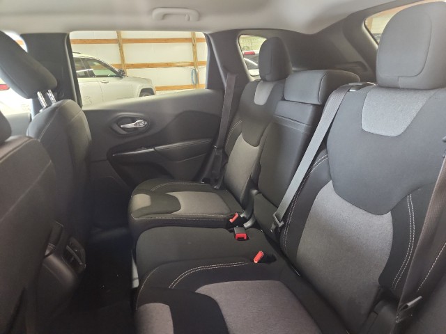 2014 Jeep Cherokee Latitude photo 14