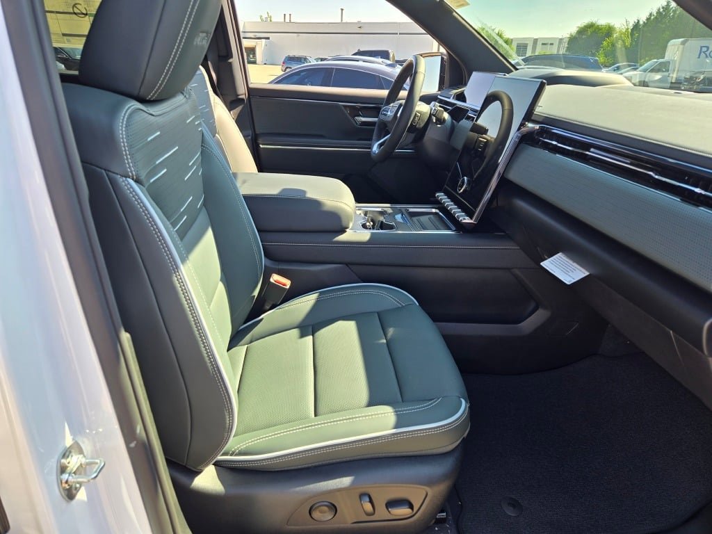 2026 Gmc Sierra EV AT4 photo 4