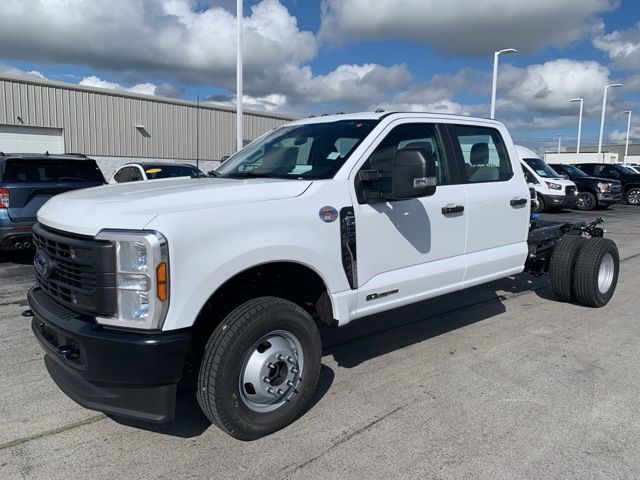 2026 Ford F-350 photo 3