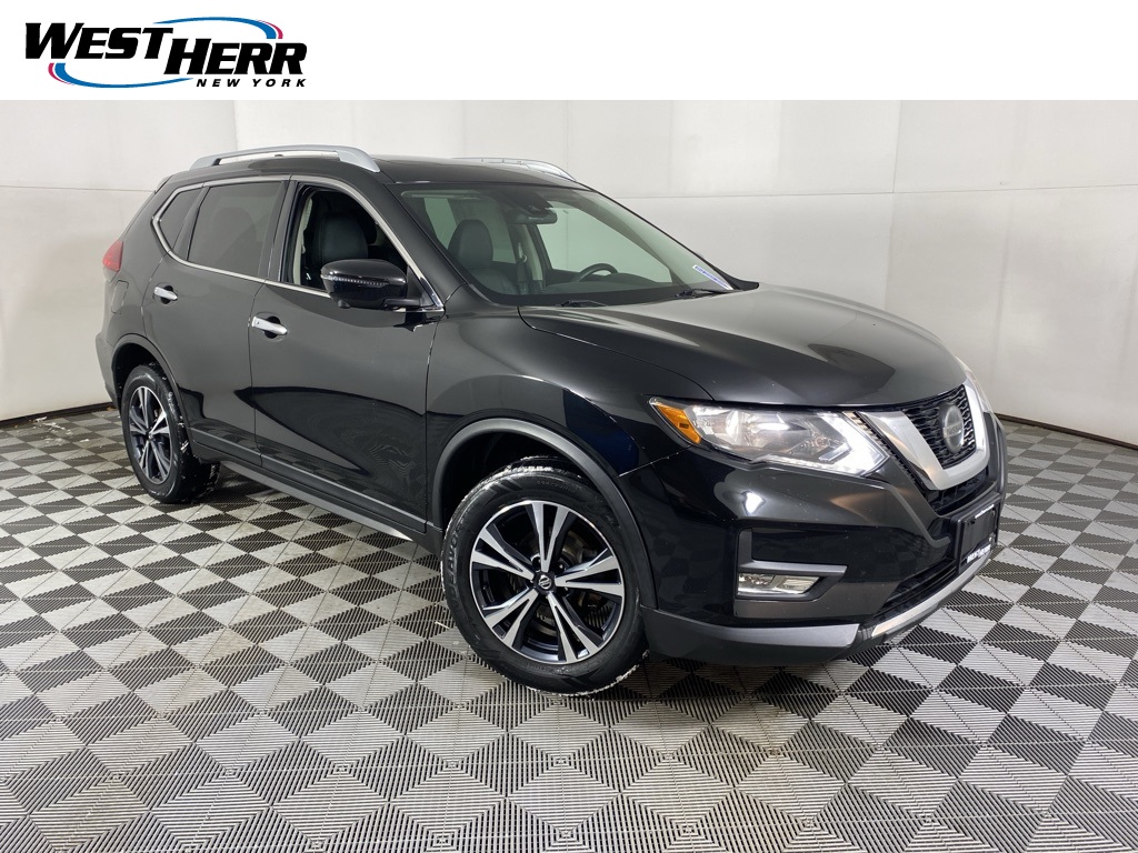 2020 Nissan Rogue SV's photo