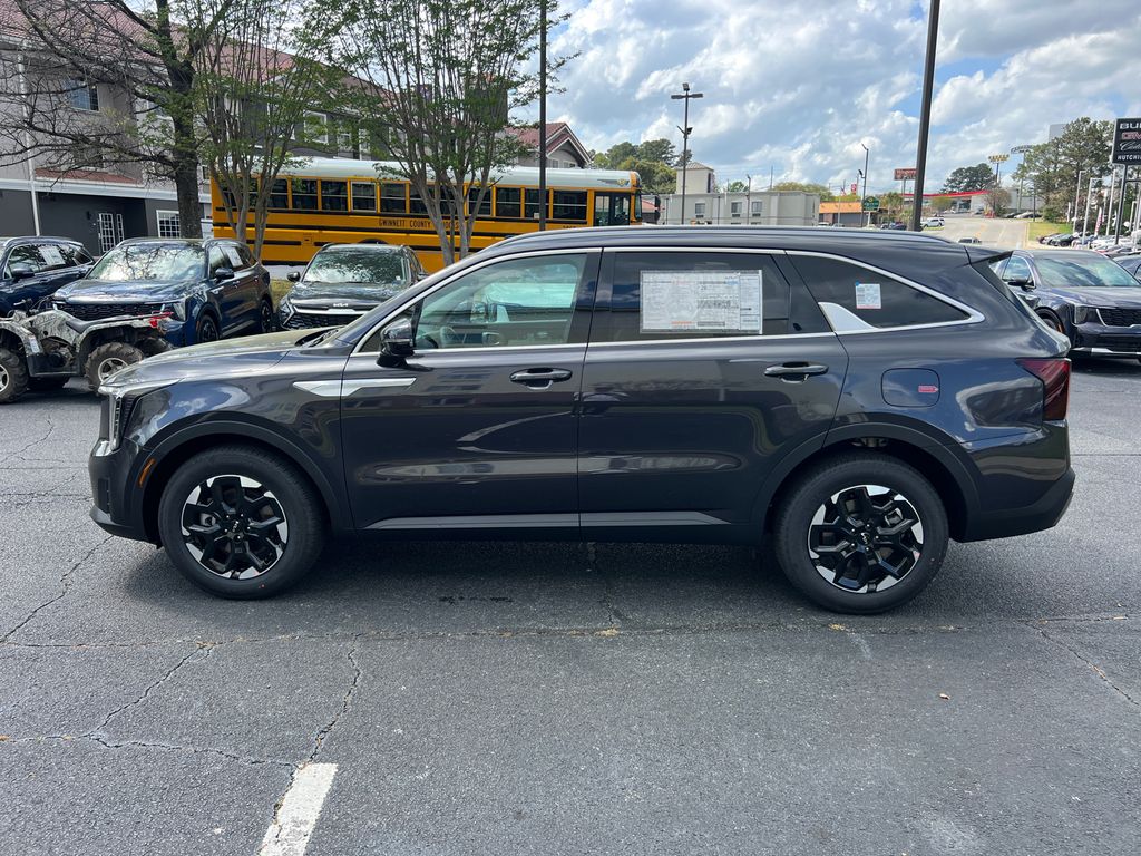 2025 Kia Sorento S photo 2