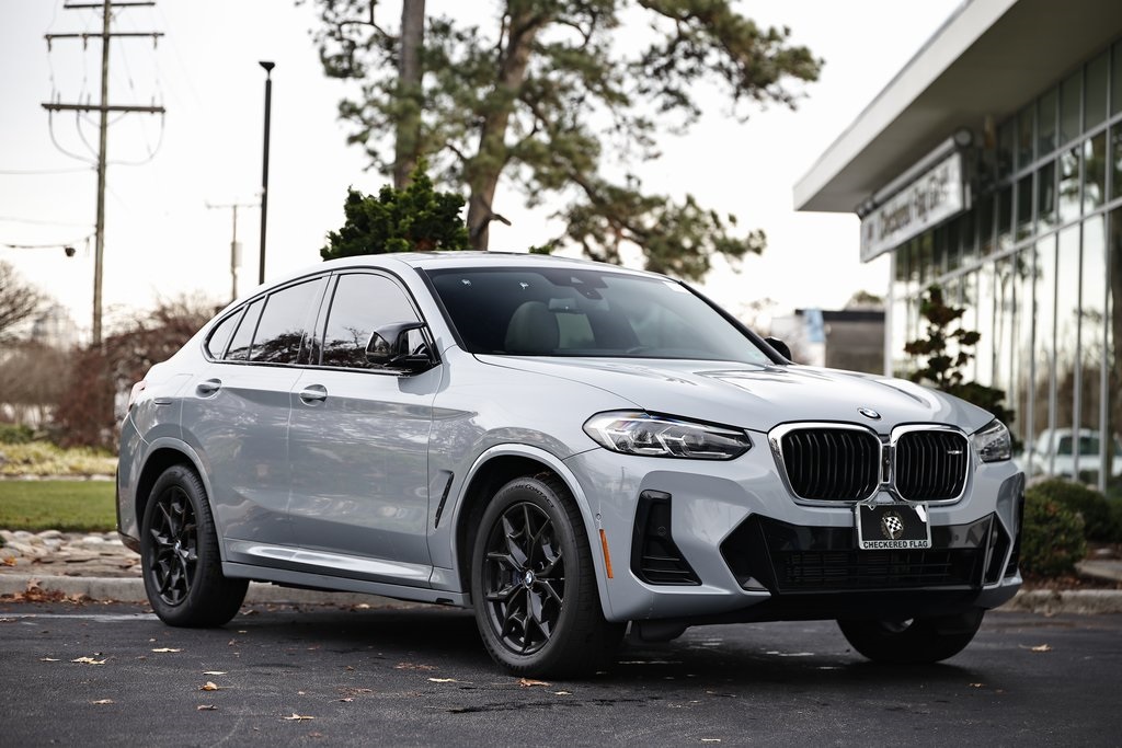 2022 BMW X4 M40i's photo
