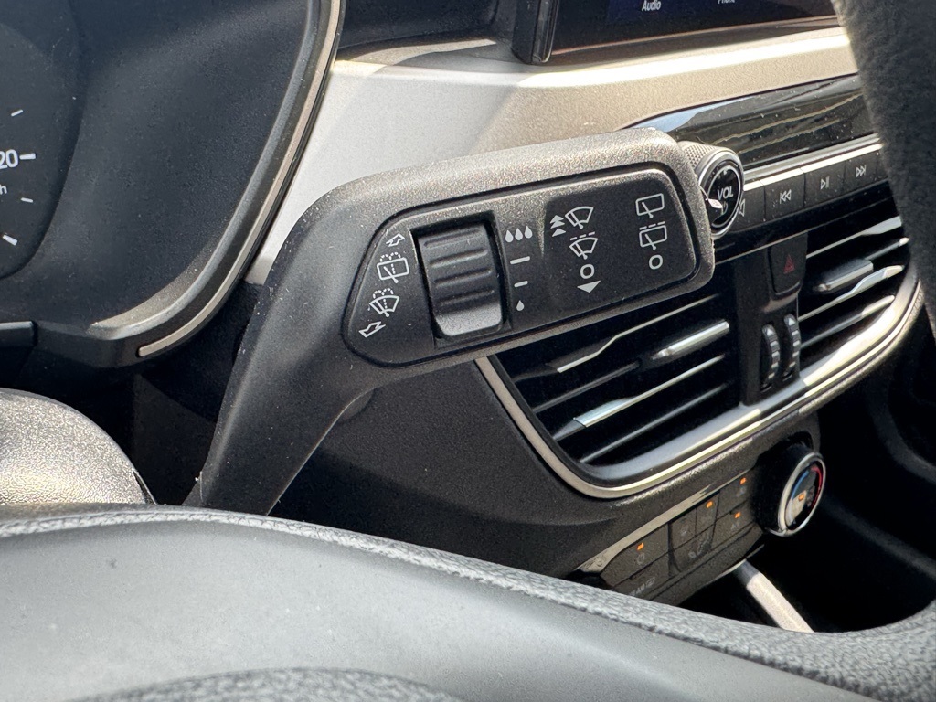 2022 Ford Escape SE Sport photo 27