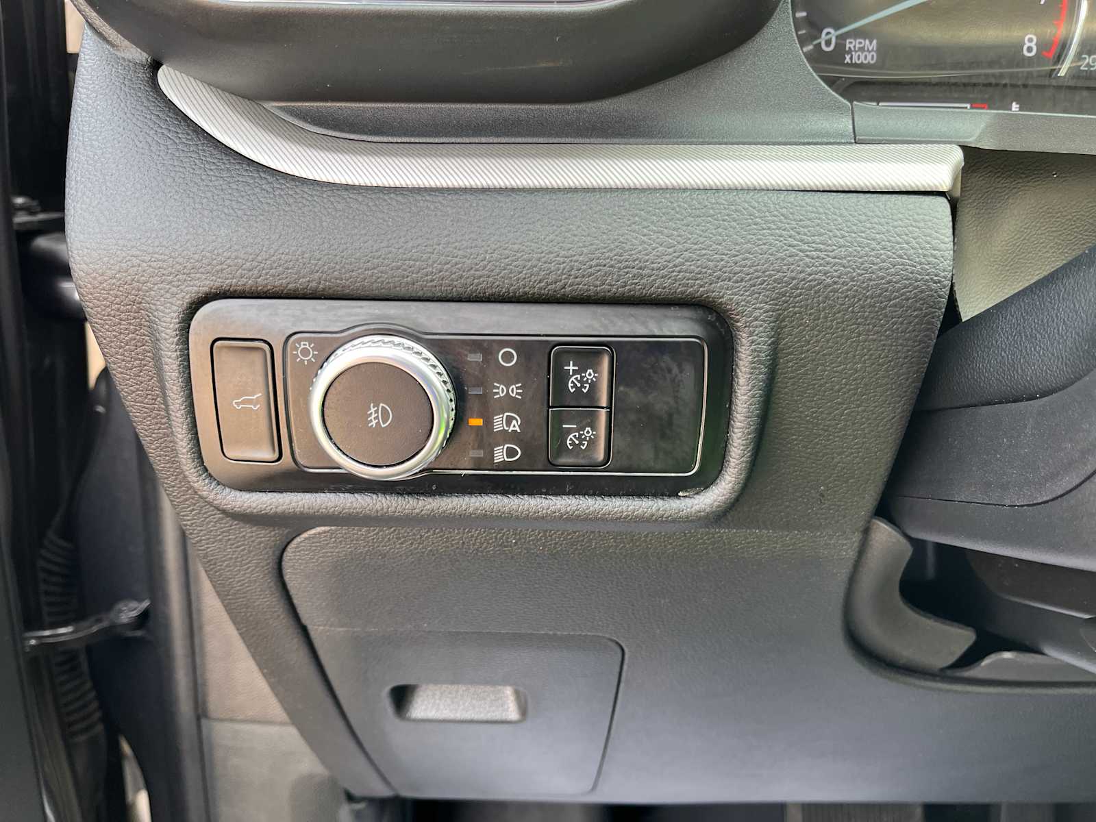 2023 Ford Explorer XLT photo 18