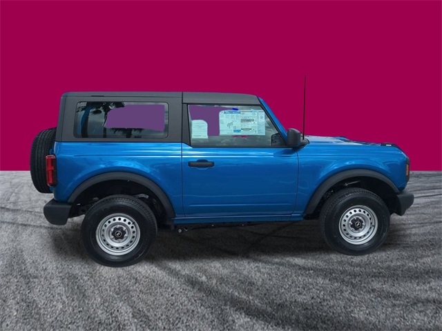 2025 Ford Bronco Base photo 3