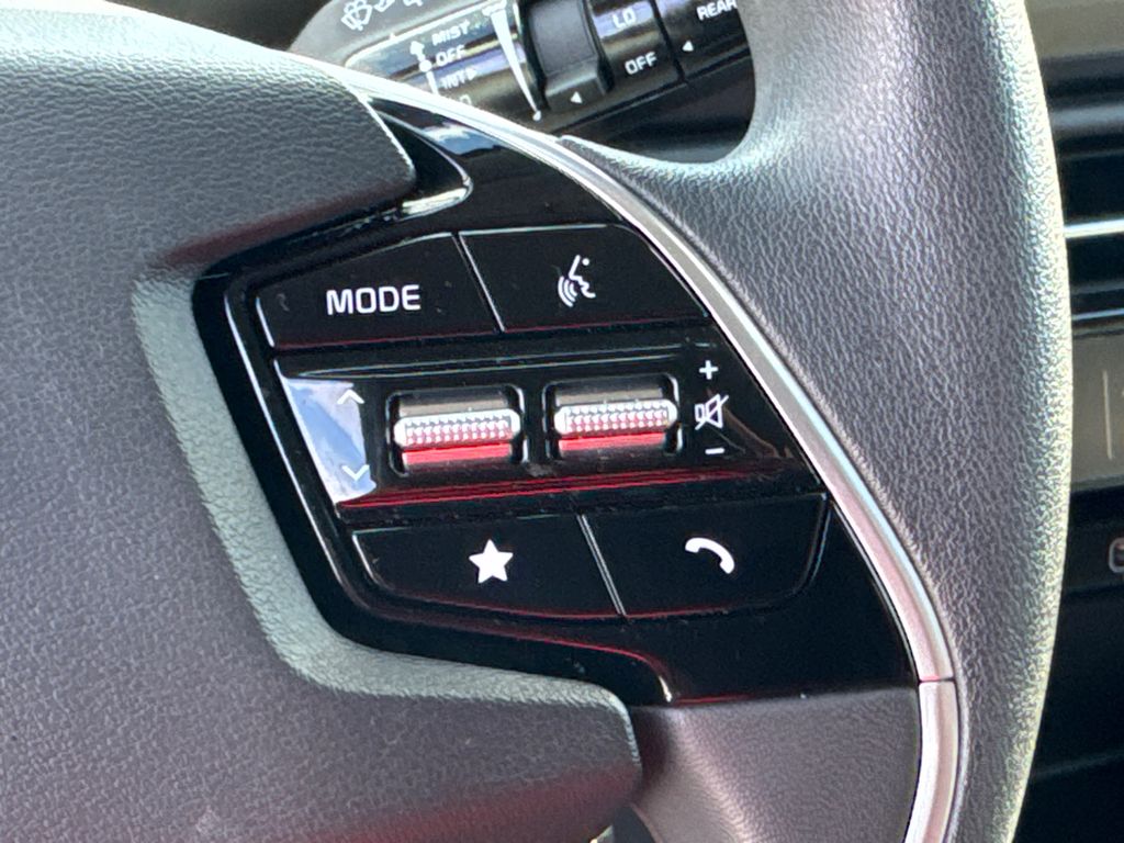 2024 Kia Niro LX photo 25