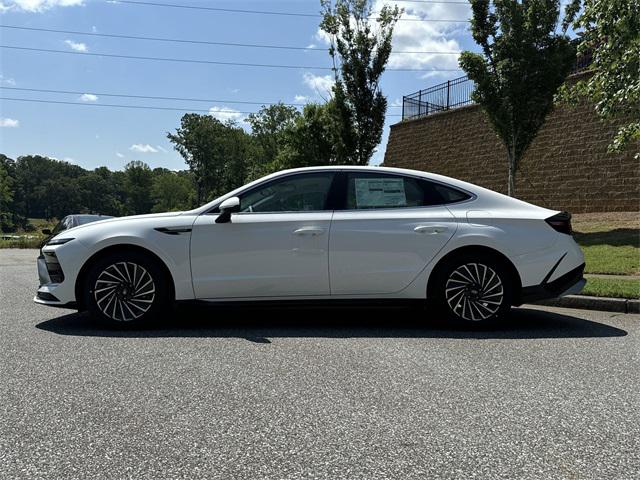 2025 Hyundai Sonata Hybrid SEL photo 8