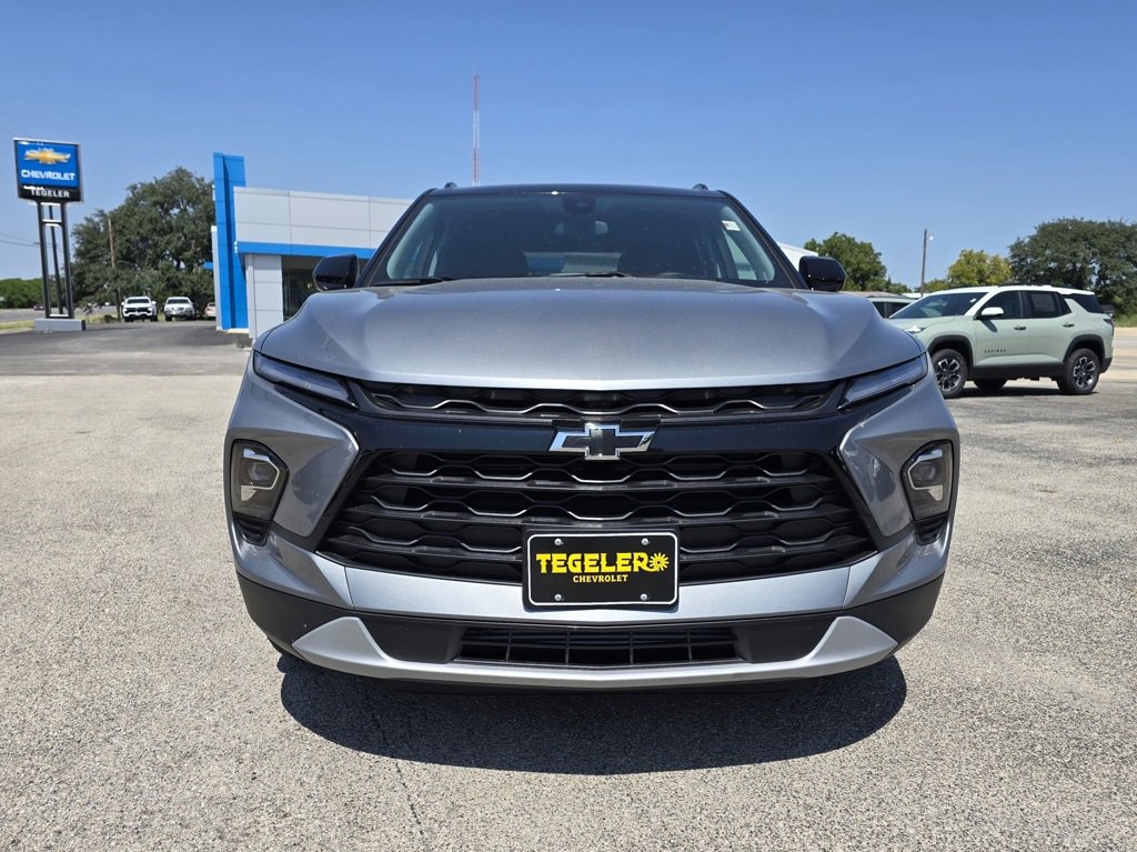 2025 Chevrolet Blazer 2LT photo 3