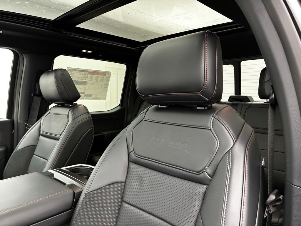 2025 Ford F-150 Raptor photo 12