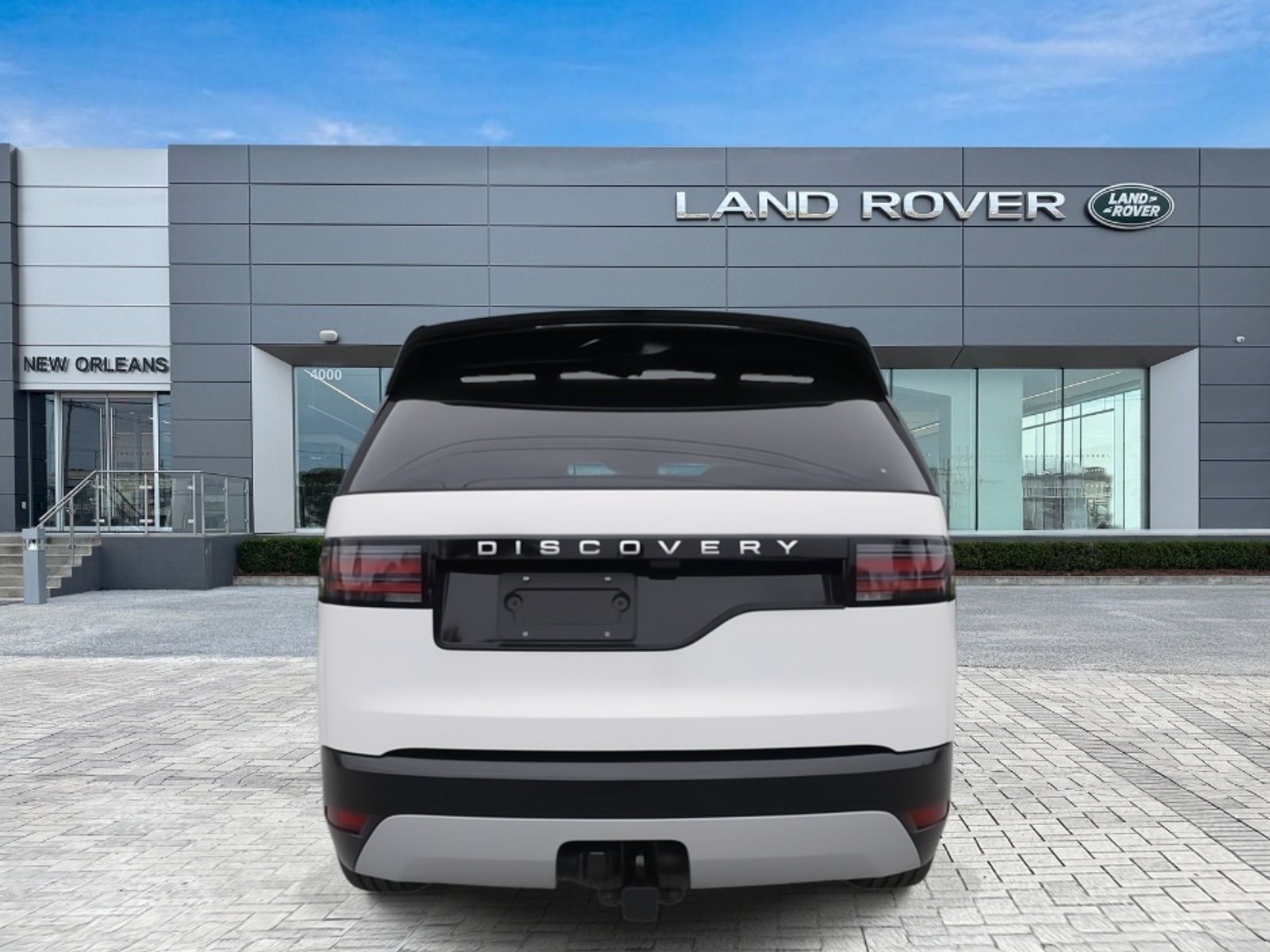 2024 Land Rover Discovery Metropolitan Edition photo 3