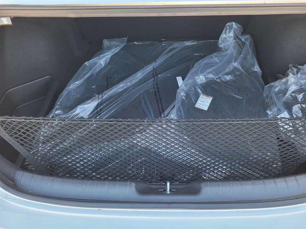 2024 Hyundai Elantra SEL photo 4