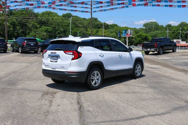 Used 2023 Summit White GMC SLE image 6