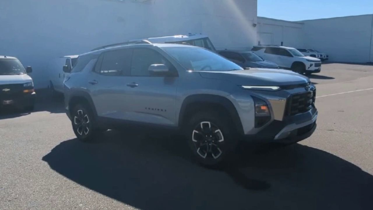 2026 Chevrolet Equinox ACTIV photo 2