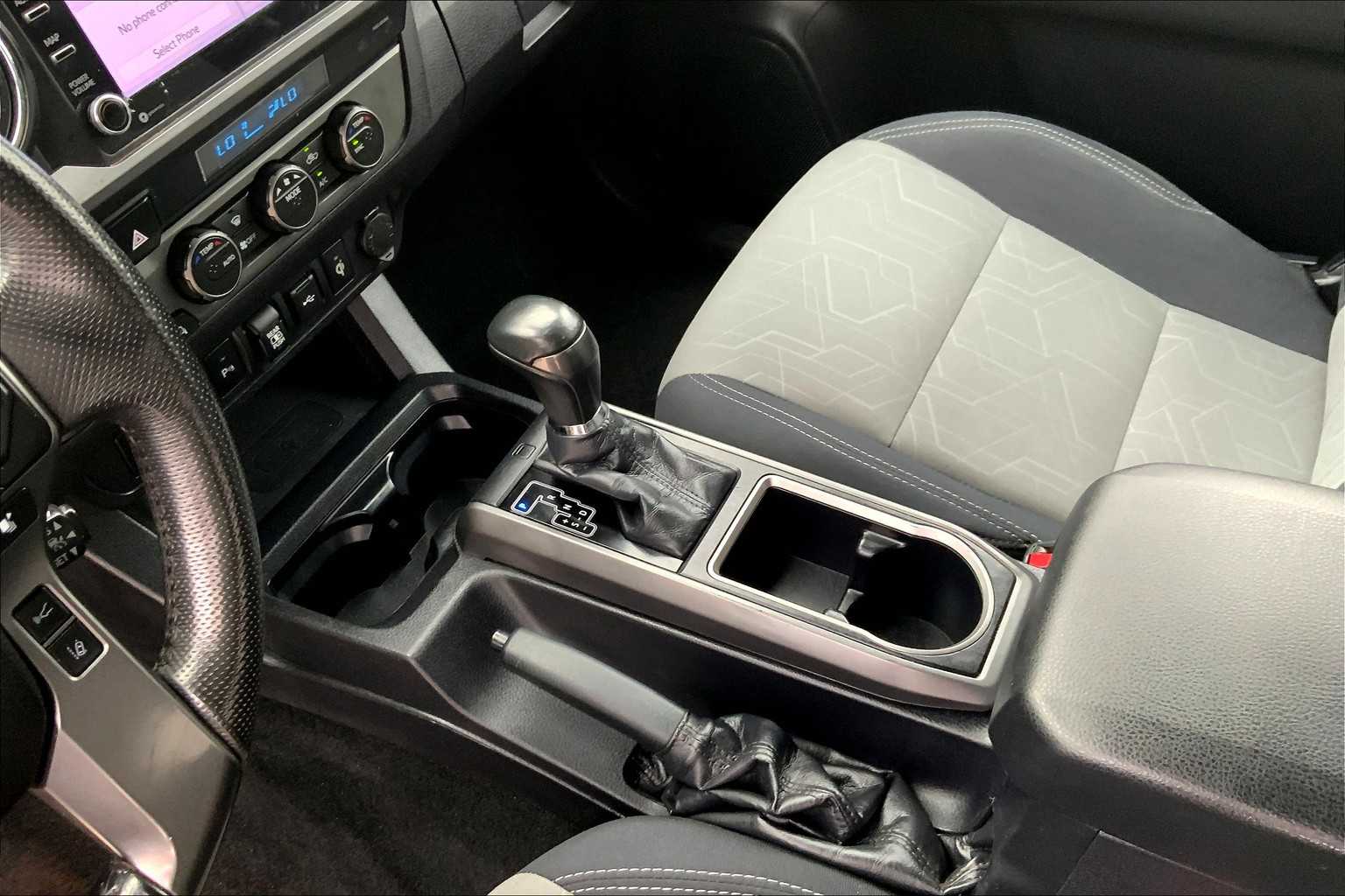 2021 Toyota Tacoma TRD photo 14