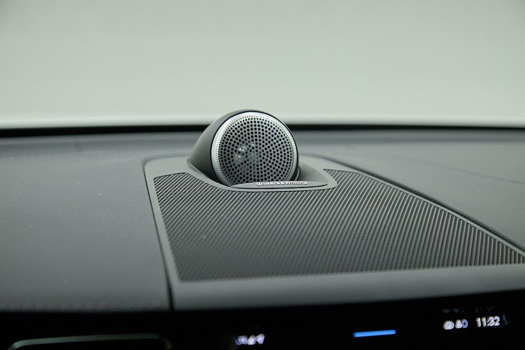 2023 VOLVO XC60 - Image 15