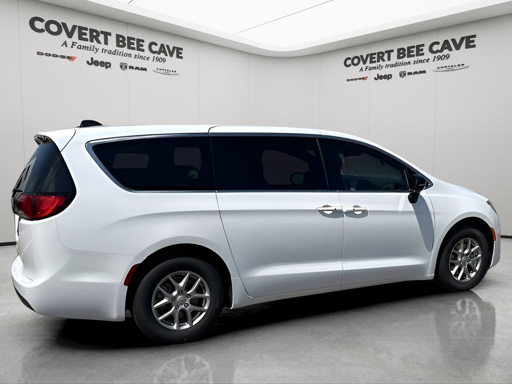 2026 Chrysler Voyager LX photo 10