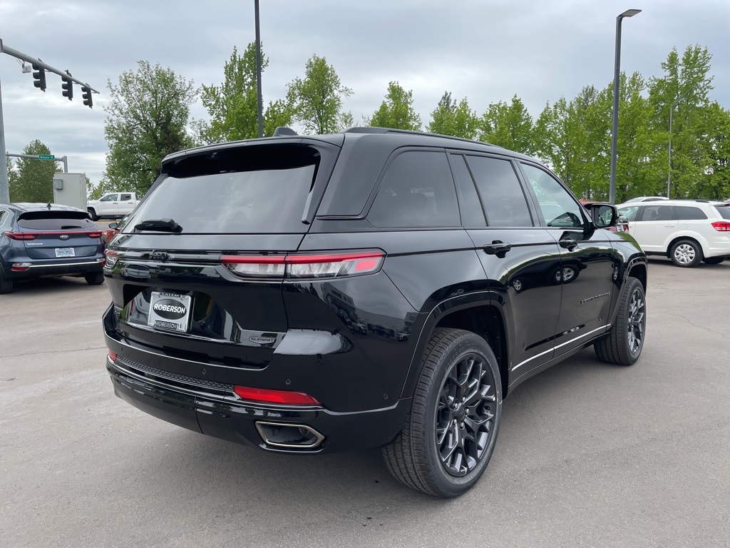 2025 Jeep Grand Cherokee Summit photo 4