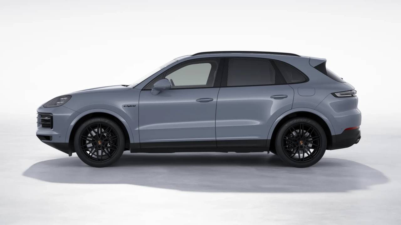 2026 Porsche Cayenne E-Hybrid photo 2