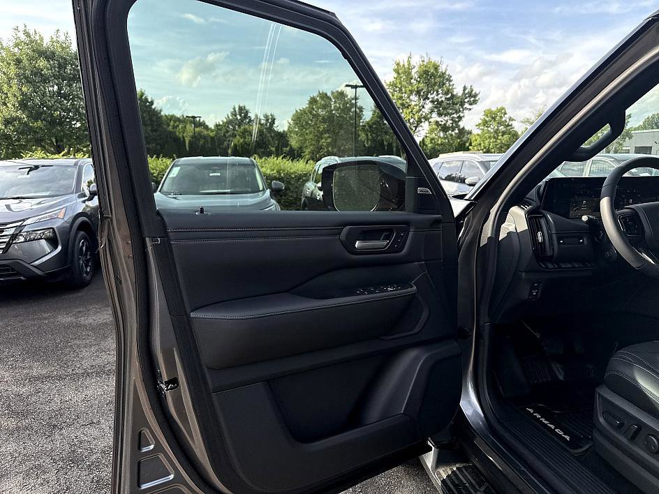 2025 Nissan Armada photo 6