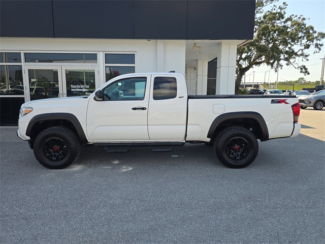 2021 Toyota Tacoma SR photo 2