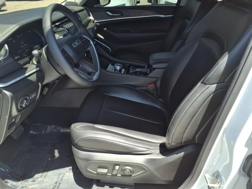 2023 Jeep Grand Cherokee Limited photo 14